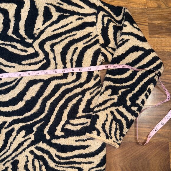 Forever 21 Zebra Print Sweater – Cozy, Chic, Women’s M, Like New - Picture 5 of 8